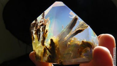 سنگ قیمتی زیبای اوپال